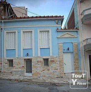 Maison Néoclassique en pierre/ ville portuaire LAVRION Sur Mer / GRECE