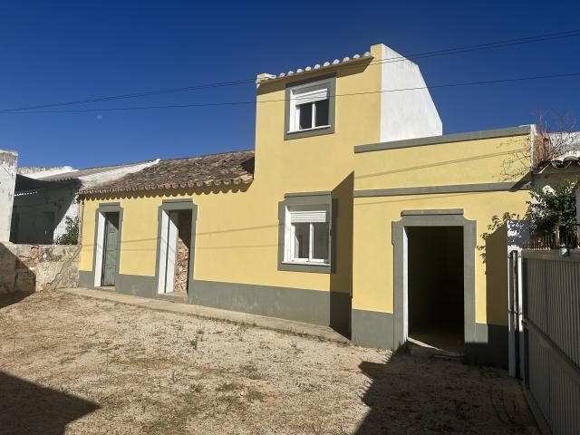 maison pres de  la mer  en zone urbanizable