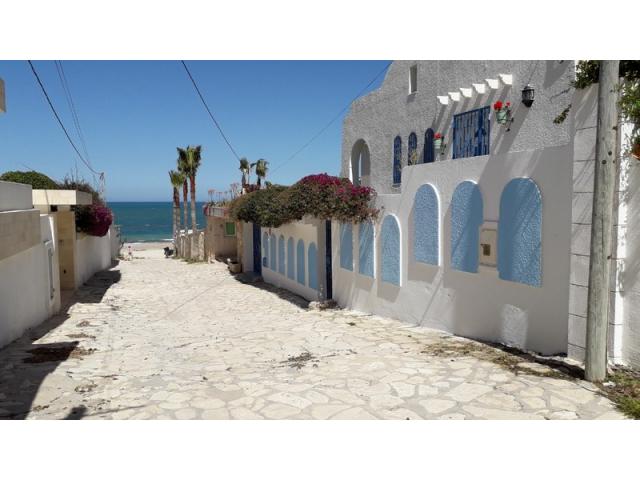 Maison traditionnelle au bord de mer, rez-de-jardin S+1 75m2