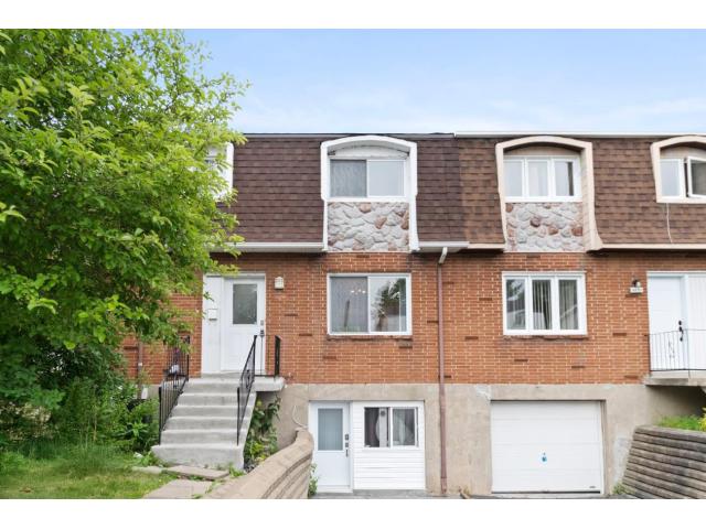 Maison unifamiliale avec revenu locatif à Brossard, Québec, Canada