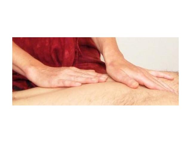 Massage edging du lingam par masseur