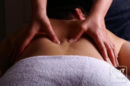 Photo Massage H/F aux huiles essentielles bio par masseur image 1/3
