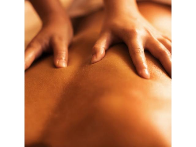 Photo massage sensuel naturiste type tantra image 1/1