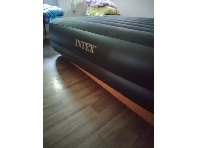 MATELAS GONFABLE ELETRIQUE