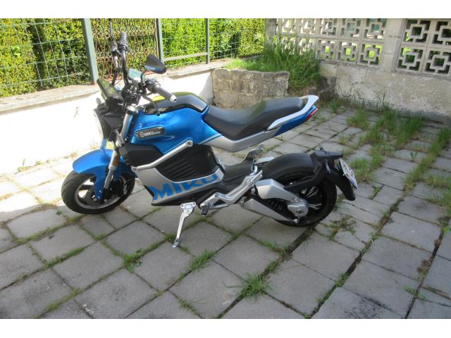 Moto Electrique Sunra Miku Super