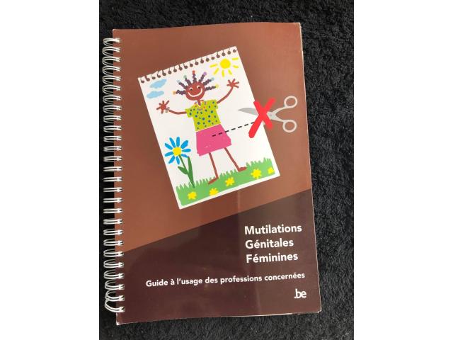 Photo Mutilations, Génitales, Féminines , Guide à l’usage dès professions concernées image 1/2