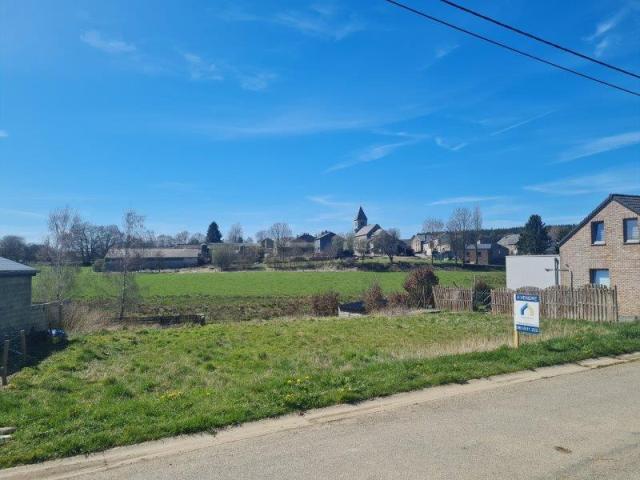 NAOMÉ Bièvre : Terrain à bâtir de 12a65ca, belle vue.
