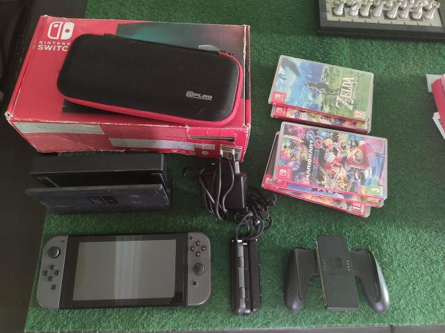 Nintendo Switch plus jeux et accessoires