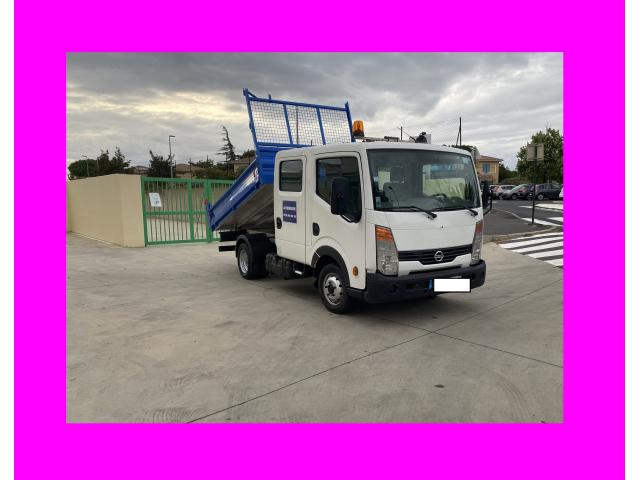 Nissan benne. cabstar benne double cabine 6 places comme neuf contrôle ok vierge .  avec moteur n400