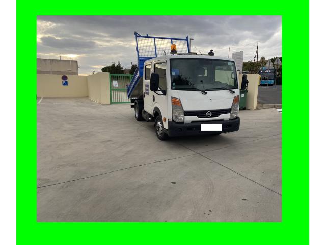 Nissan cabstar benne double cabine 6 places comme neuf contrôle ok vierge . avec moteur n400 2l5 yd2
