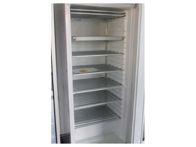 NOUVEAU Armoire frigo positif blanc 1P 640L