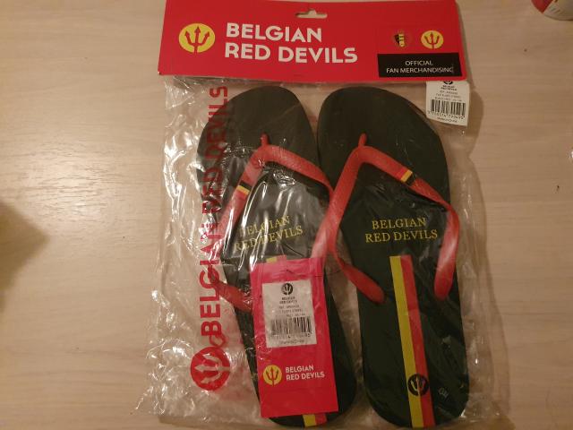 Nouvelle paire de slache belgian red devils taille 43/44