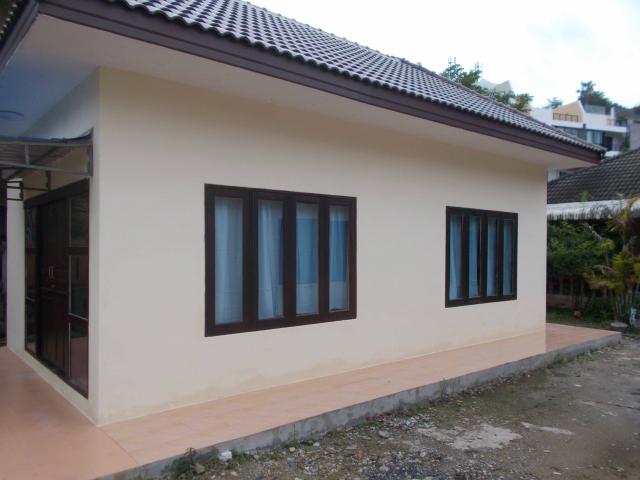 Photo Nouvelle petite maison avec terrasse au soleil de Phuket ! image 1/6