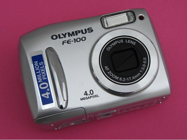 Olympus FE-100 Appareil photo numérique - compact - 4.0 MP - 2.8x zoom optique