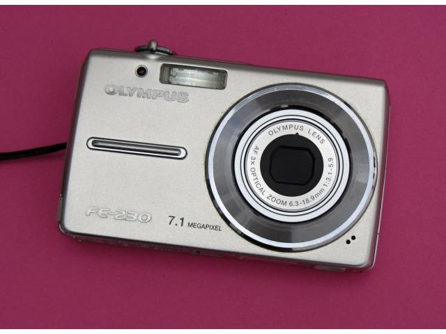 Olympus FE-230 Appareil photo numérique - compact - 7.1 MP - 3x zoom optique