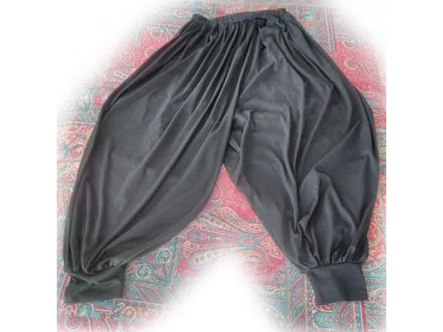 Pantalon noir type "bouffant"