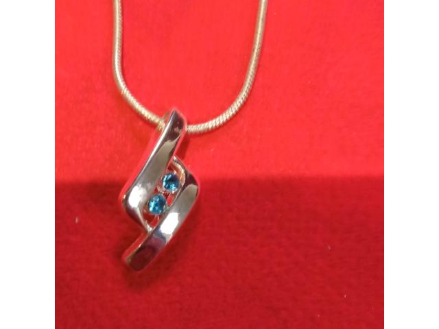 pendentif avec collier 50cm