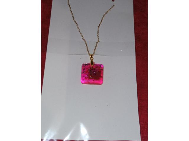 pendentif avec collier 50cm d'oré