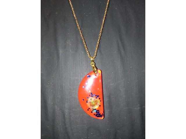 pendentif avec collier 50cm d'oré