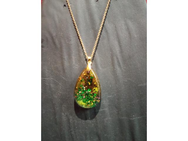 pendentif avec collier 50cm d'oré