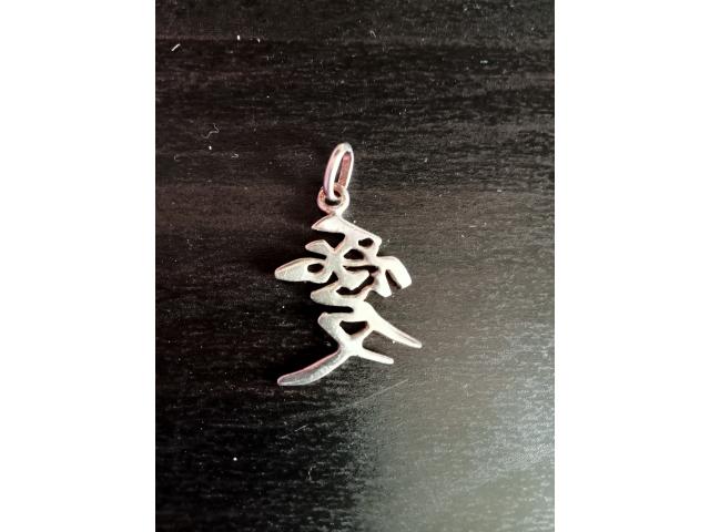 Pendentif signe chinois "amour"