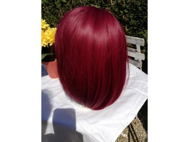 Perruque acajou rouge