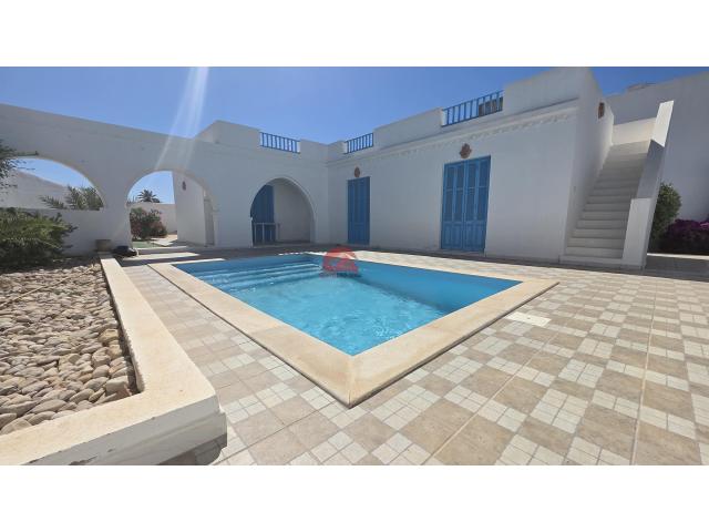 PETITE VILLA AVEC PISCINE À MIDOUN DJERBA ZU - RÉF V716