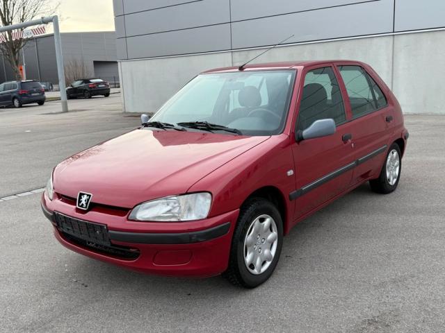 Photo Peugeot 106 1.1 "Grand Filou" 5 PORTES FAIBLE KM 8 VOIES image 1/4