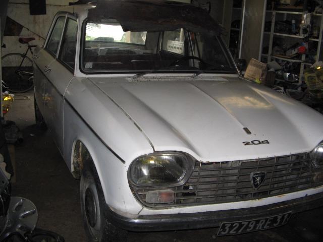 PEUGEOT 204 ESSENCE ANNEE 1971 COLLECTION .1500E