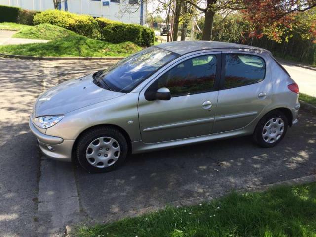 Peugeot 206 1,4 HDI 70 ch TRENDY 5 portes 2006