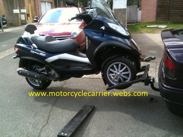 Photo PIAGGIO SCOOTER MP3 REMORQUE "BIKE CARRIER NEW IN EUROPE" image 1/5