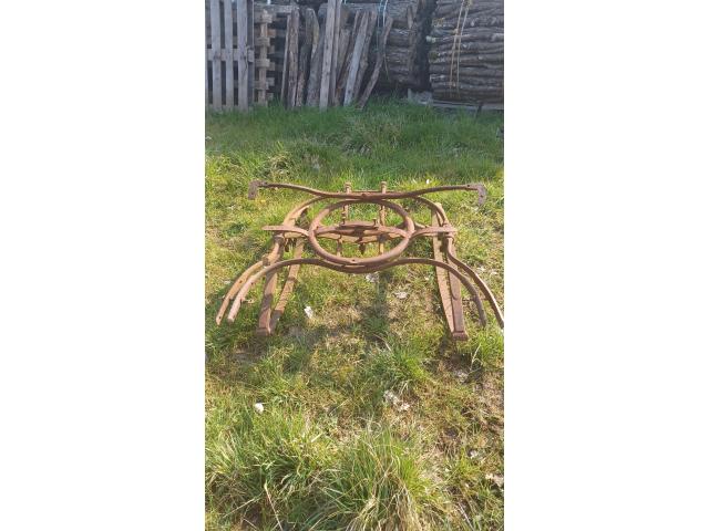 Photo pièces anciennes de charrette à cheval image 1/3