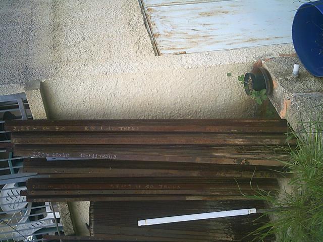 PIQUETS  FER  CORNIERE