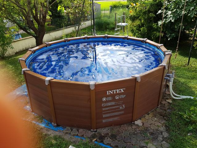 piscine INTEX séquoia