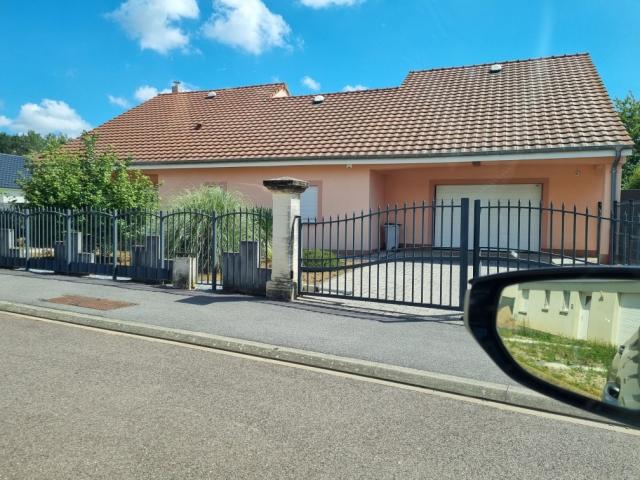 Photo PLAIN PIED DE 2012 SUR UN TERRAIN DE 885 M2 image 1/6