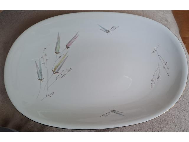 Plat de service à motifs