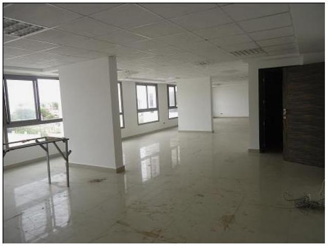Plateau de bureau de 114 M2 a BD DE LA CORNIC