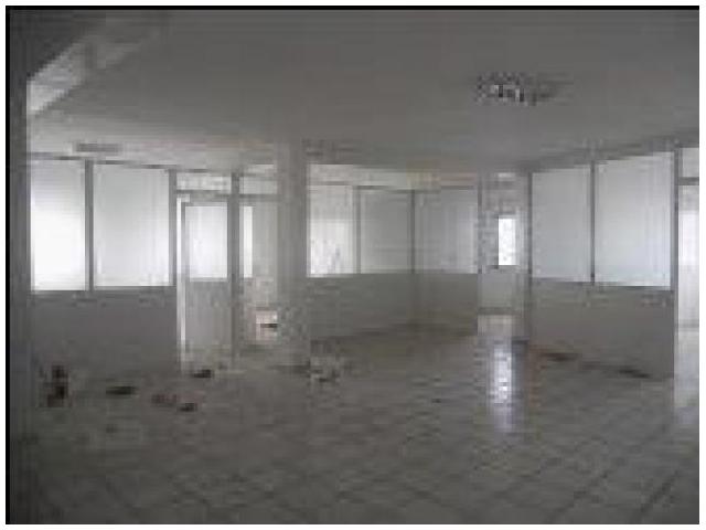 Plateau de bureau de 145 m2 a GAUTHIER