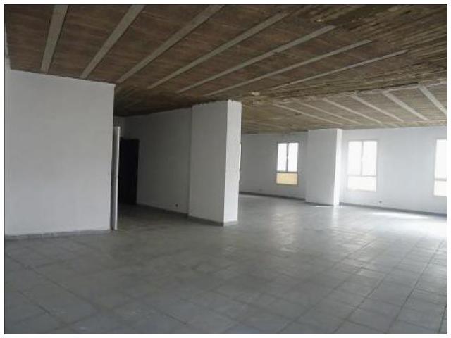 Plateau de bureau de 450 m2 a GAUTIER