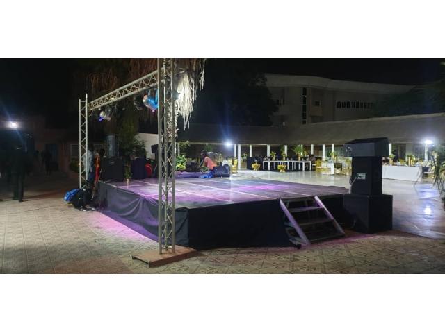 PODIUM A LOUER  POUR VOS EVENEMENTS AU SENEGAL