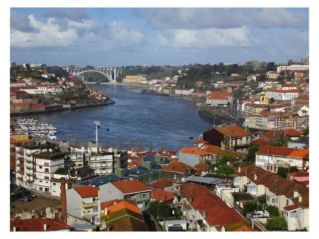 Photo Portugal/Porto -Gaia  T3  NEUF +   Parking  185.000 € en face du Métro image 1/6