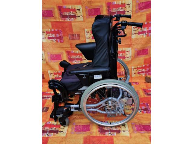Photo Pratique fauteuil roulant électrique 350€ image 1/6