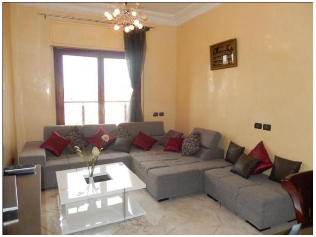 PRESTIGIEUX APPARTEMENT AVEC PISCINE ETJARDIN