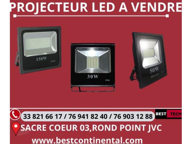 PROJECTEUR LED ELECTRIQUE A TRES BON PRIX AU SENEGAL