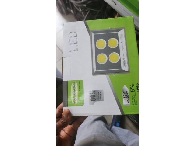 PROJECTEUR LED ELECTRIQUE IP66