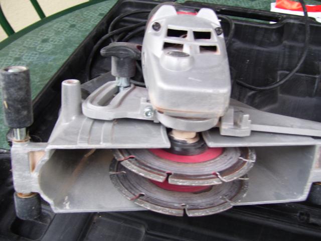 Rainureuse à Beton Scie électrique Marque REDSTONE Vitesse assignée 10500 min