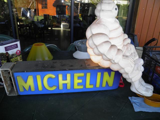 Rare enseigne lumineuse Michelin