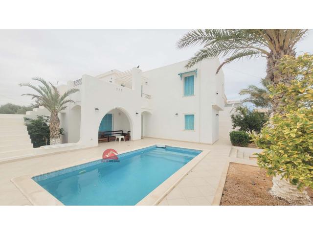 Réf V688 - Vente villa avec piscine - titrée à Djerba Midoun ZU