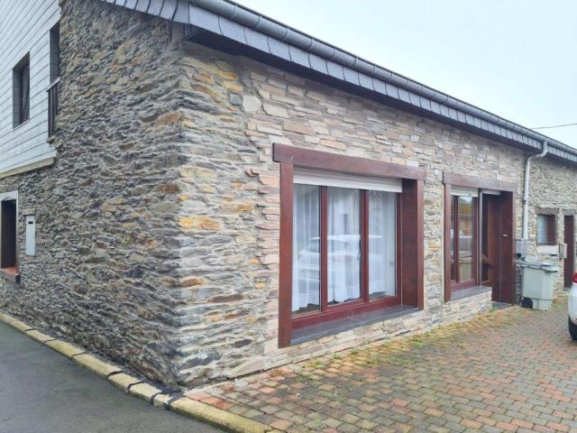 Région Paliseul : appartement à louer, 1 chambre.