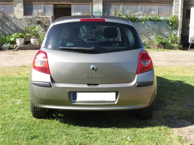 Photo Renault clio III Diesel 2002 faible consommation image 1/3